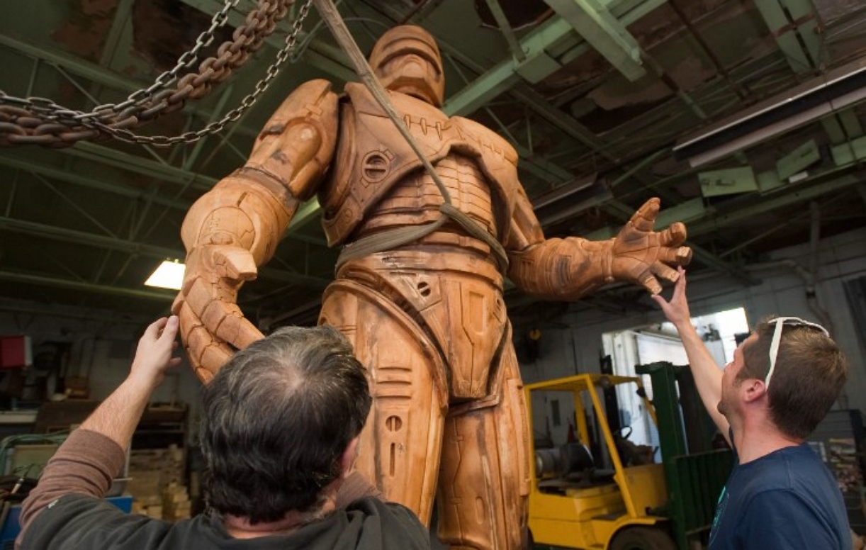 ROBOCOP STATUE